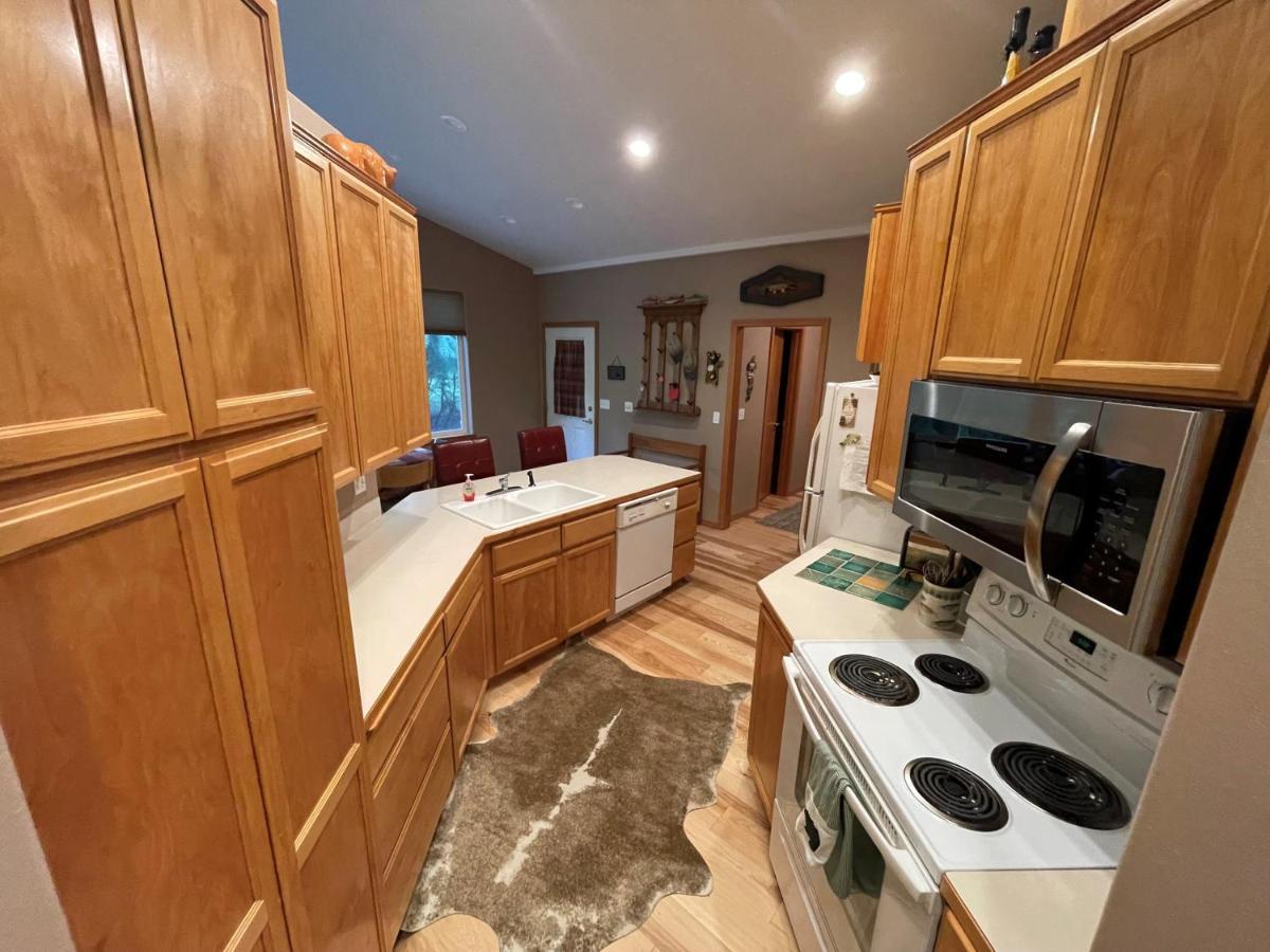 Holiday home Cozy Riverfront Retreat *