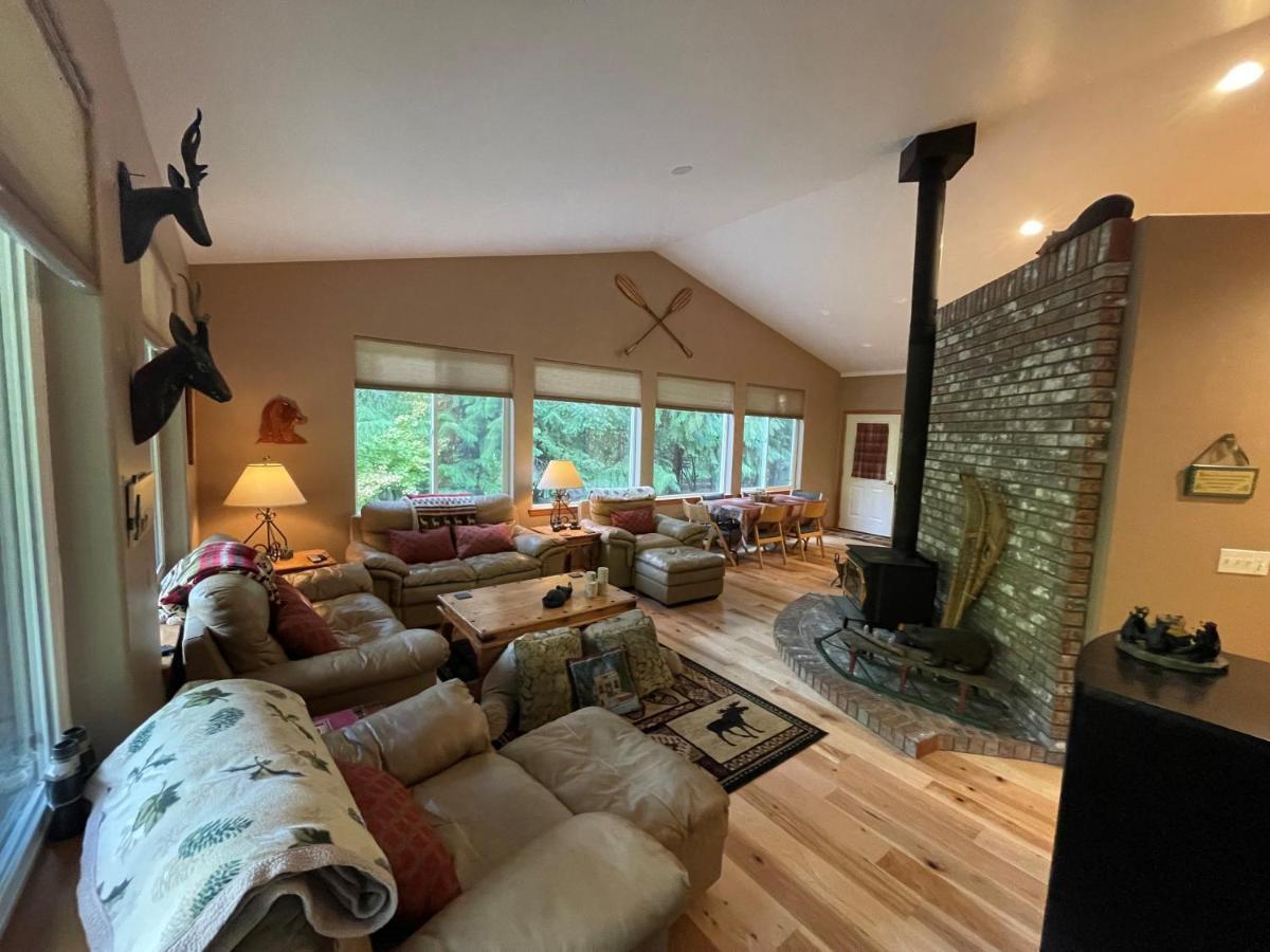 Cozy Riverfront Retreat Holiday home Leavenworth