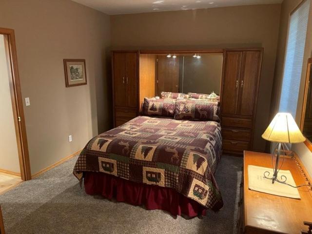 Holiday home Cozy Riverfront Retreat