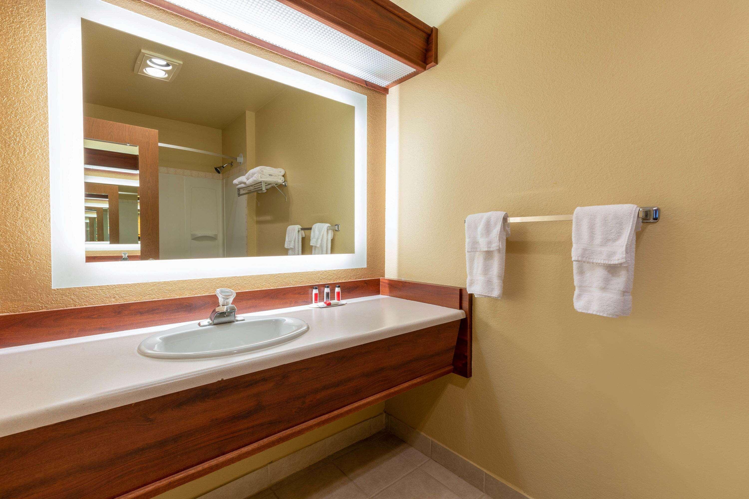 Howard Johnson By Wyndham Hotel Leavenworth