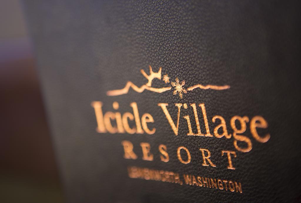 Icicle Village 3*