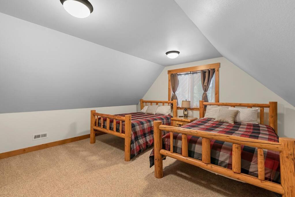 River's Bend - Hot Tub, Fire Pit, Games & Leavenworth
