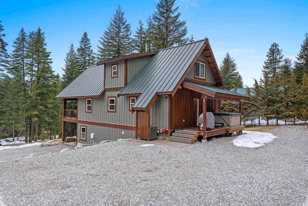 River's Bend - Hot Tub, Fire Pit, Games &