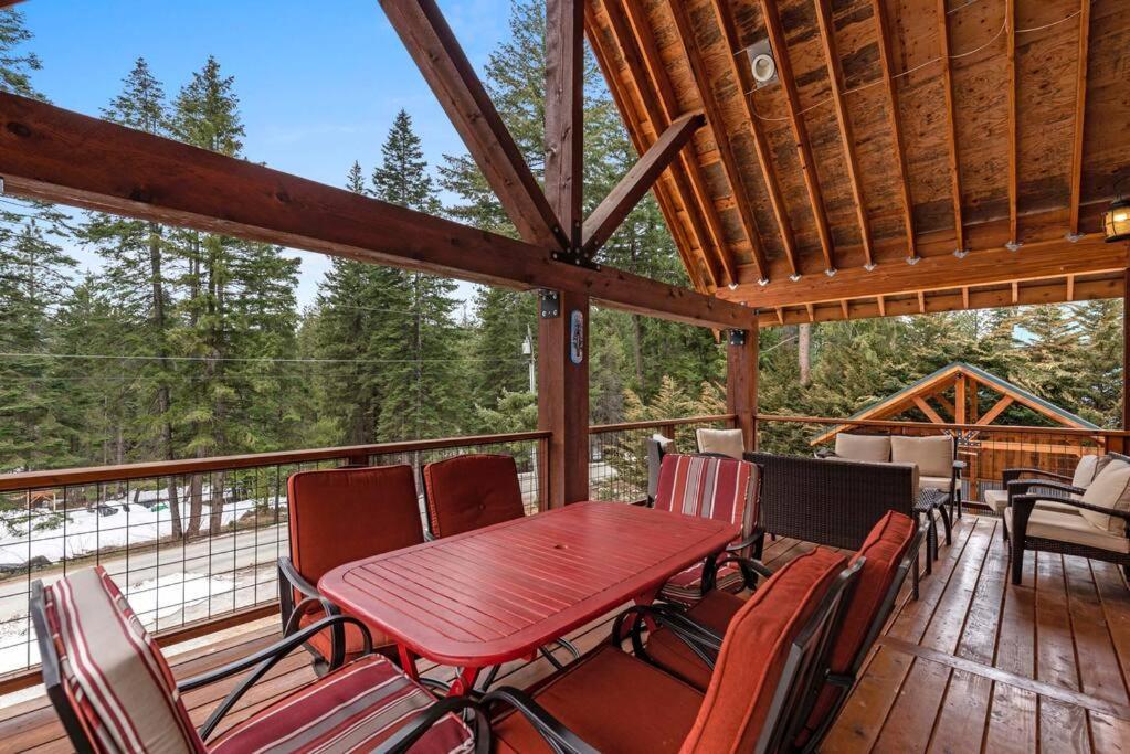 River's Bend - Hot Tub, Fire Pit, Games & Chalet Leavenworth