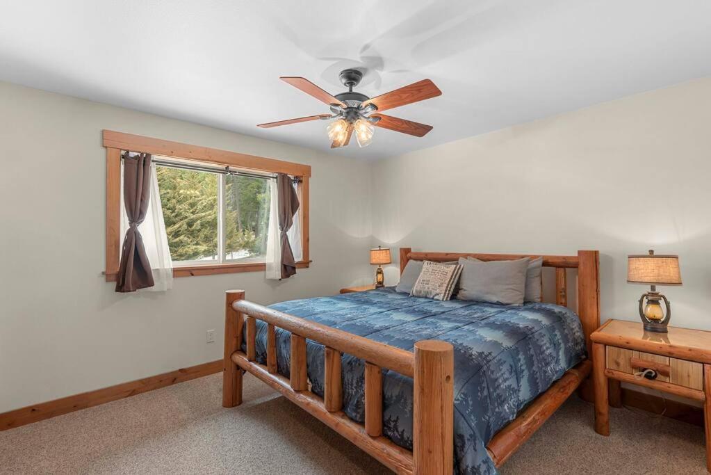 River's Bend - Hot Tub, Fire Pit, Games & Chalet