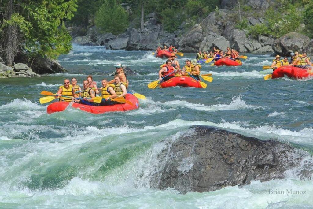 River's Bend - Hot Tub, Fire Pit, Games & Chalet Leavenworth
