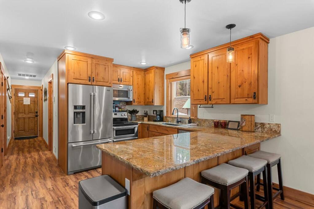 River's Bend - Hot Tub, Fire Pit, Games & Leavenworth