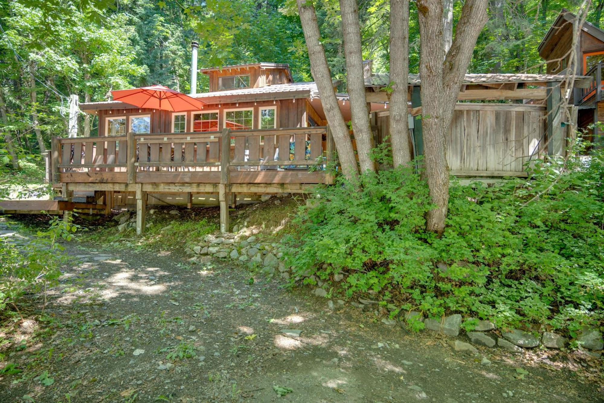 Holiday home With Private Hot Tub! Leavenworth