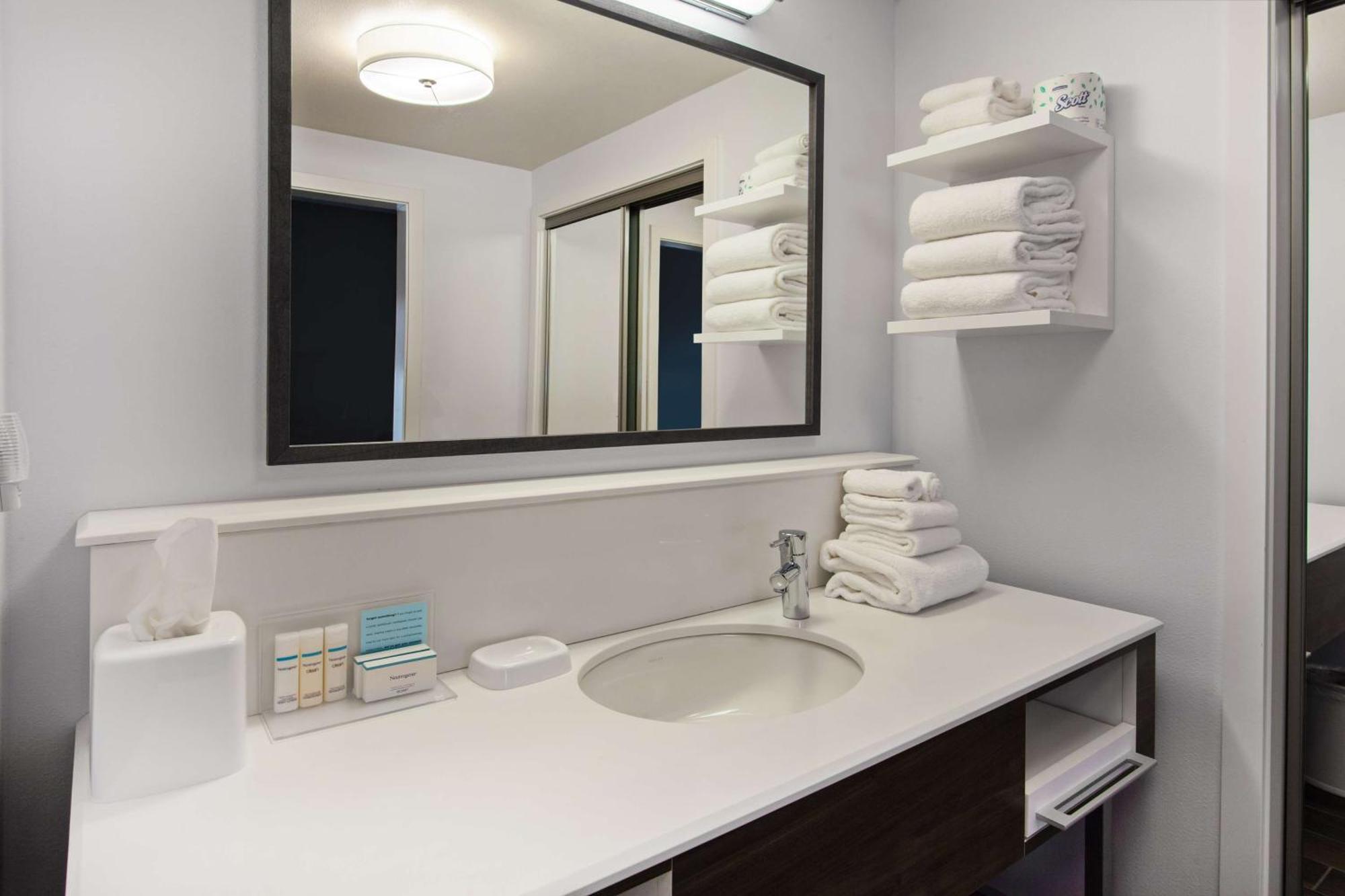 Hotel Hampton &