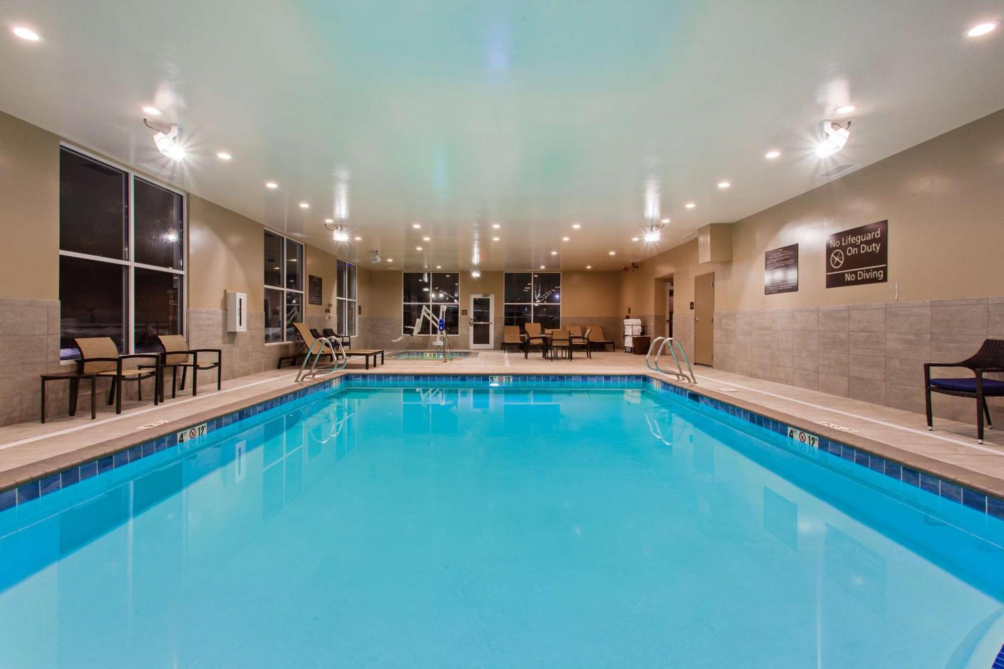 Hampton & Hotel 3*