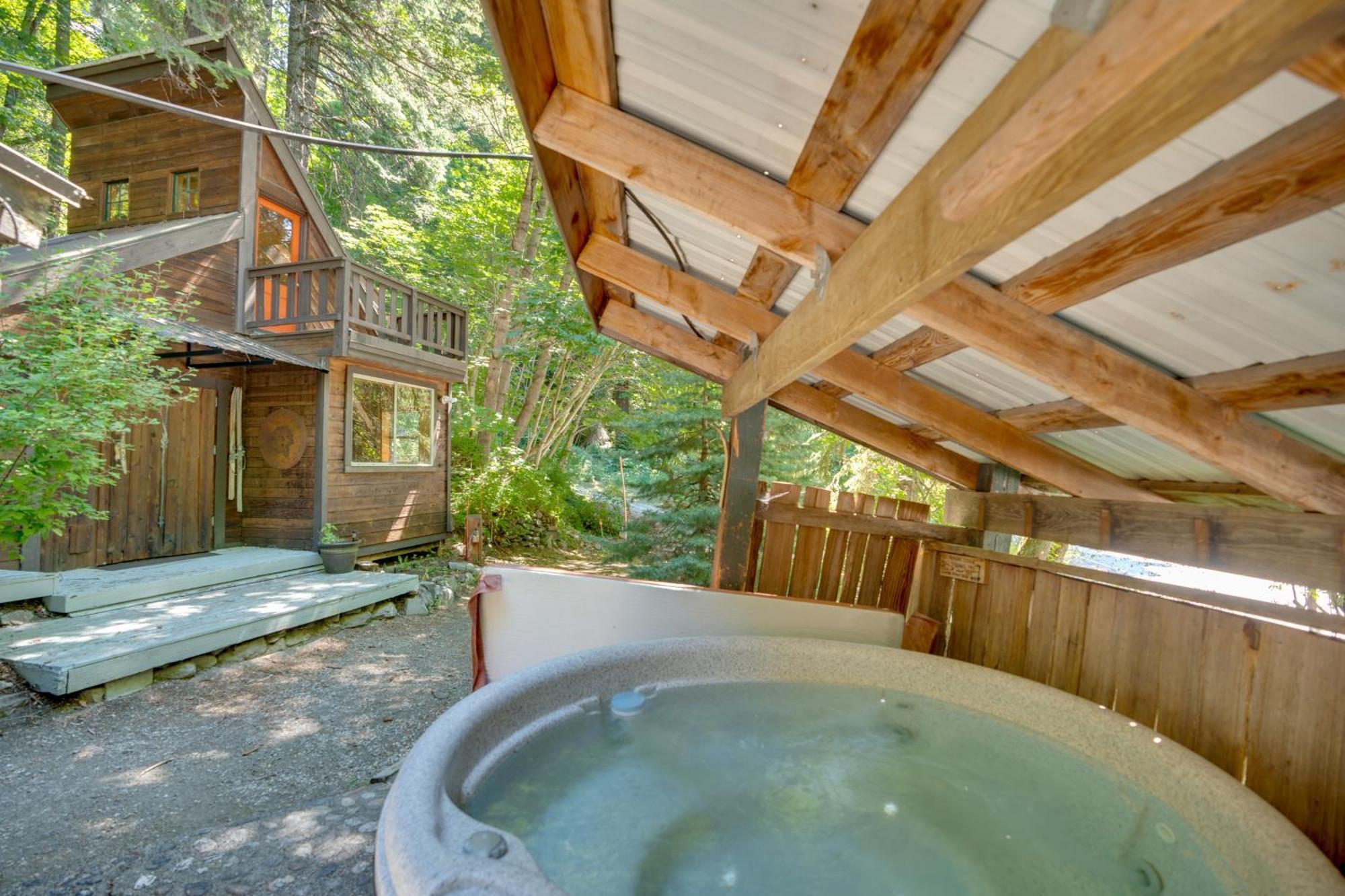 Holiday home With Private Hot Tub! Leavenworth