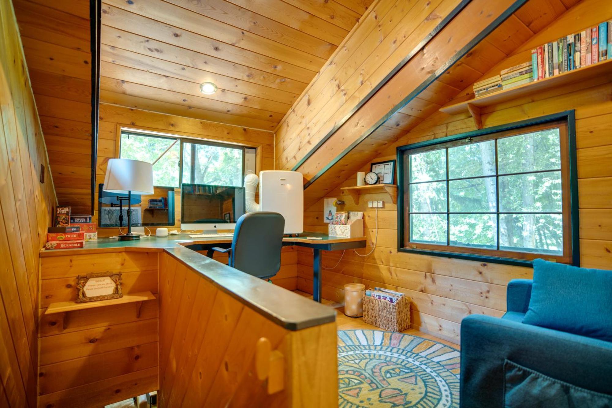 Holiday home With Private Hot Tub!