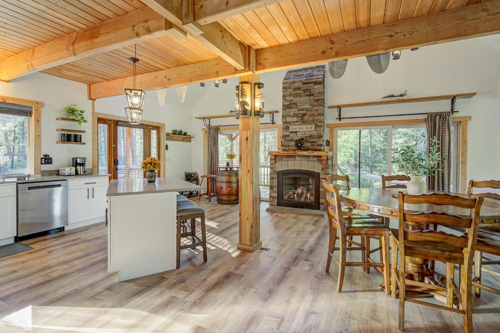 Serene Waterfront With Sauna & Access Holiday home