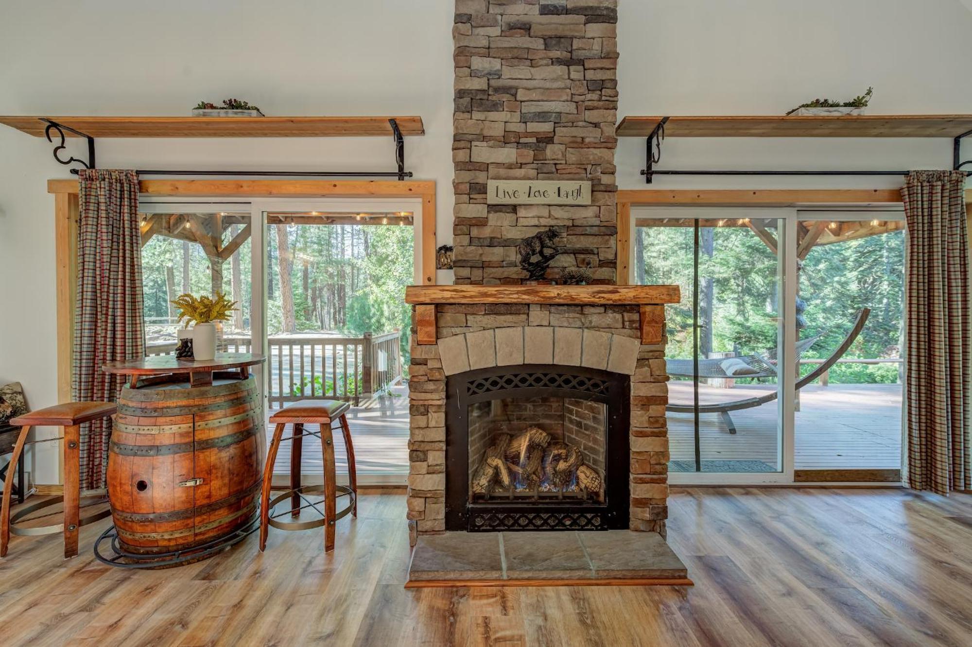 Serene Waterfront With Sauna & Access *