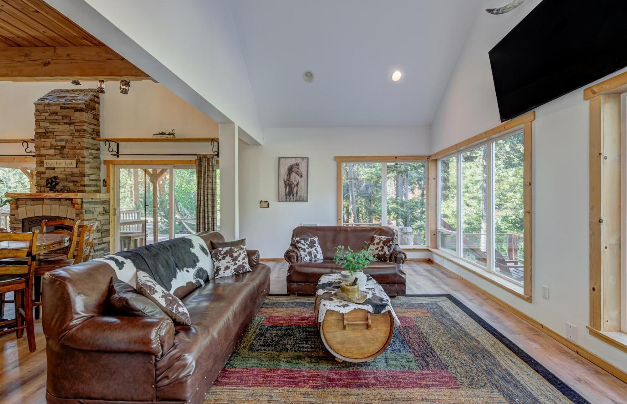 Serene Waterfront With Sauna & Access *