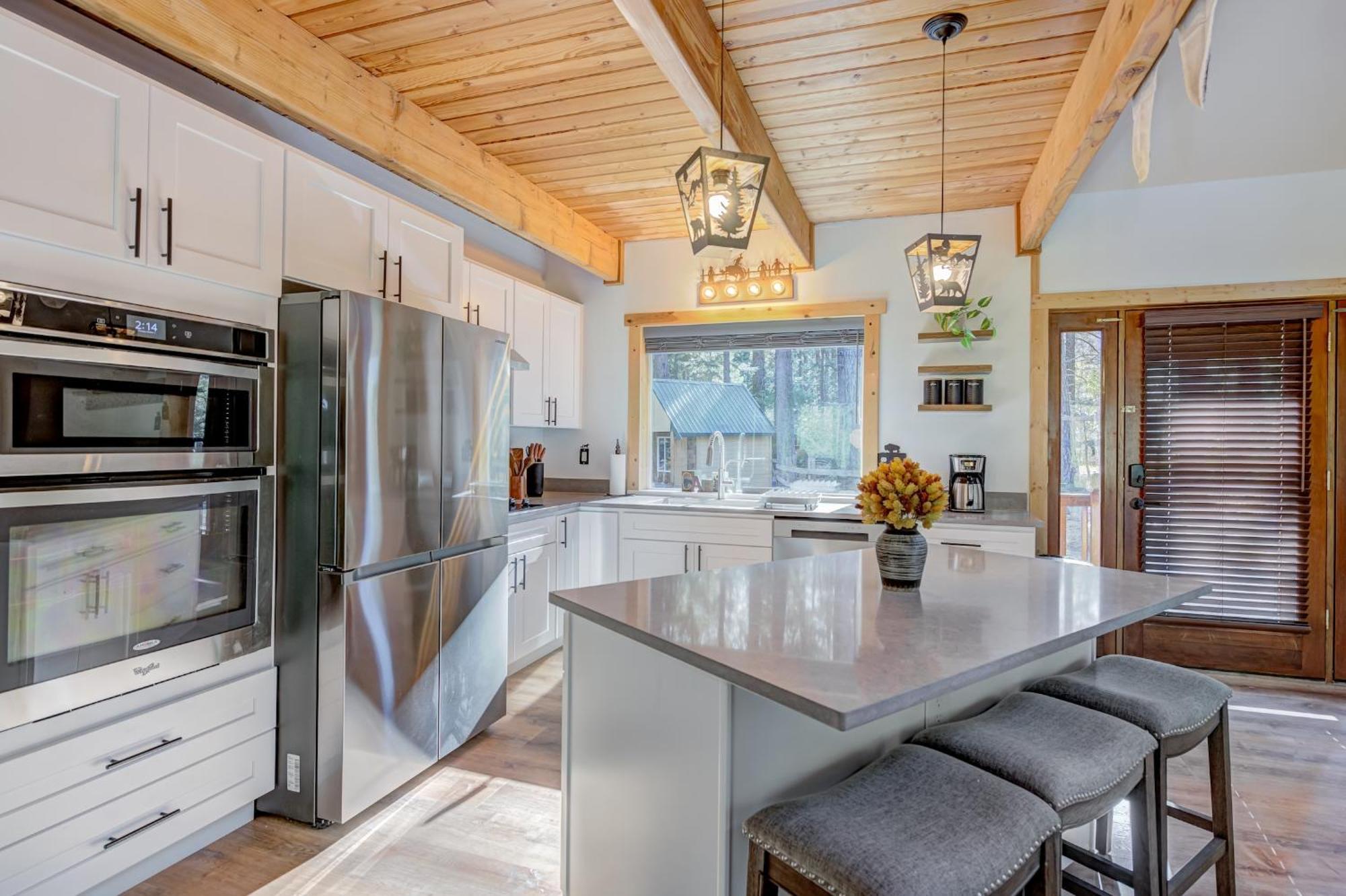 Serene Waterfront With Sauna & Access * Leavenworth