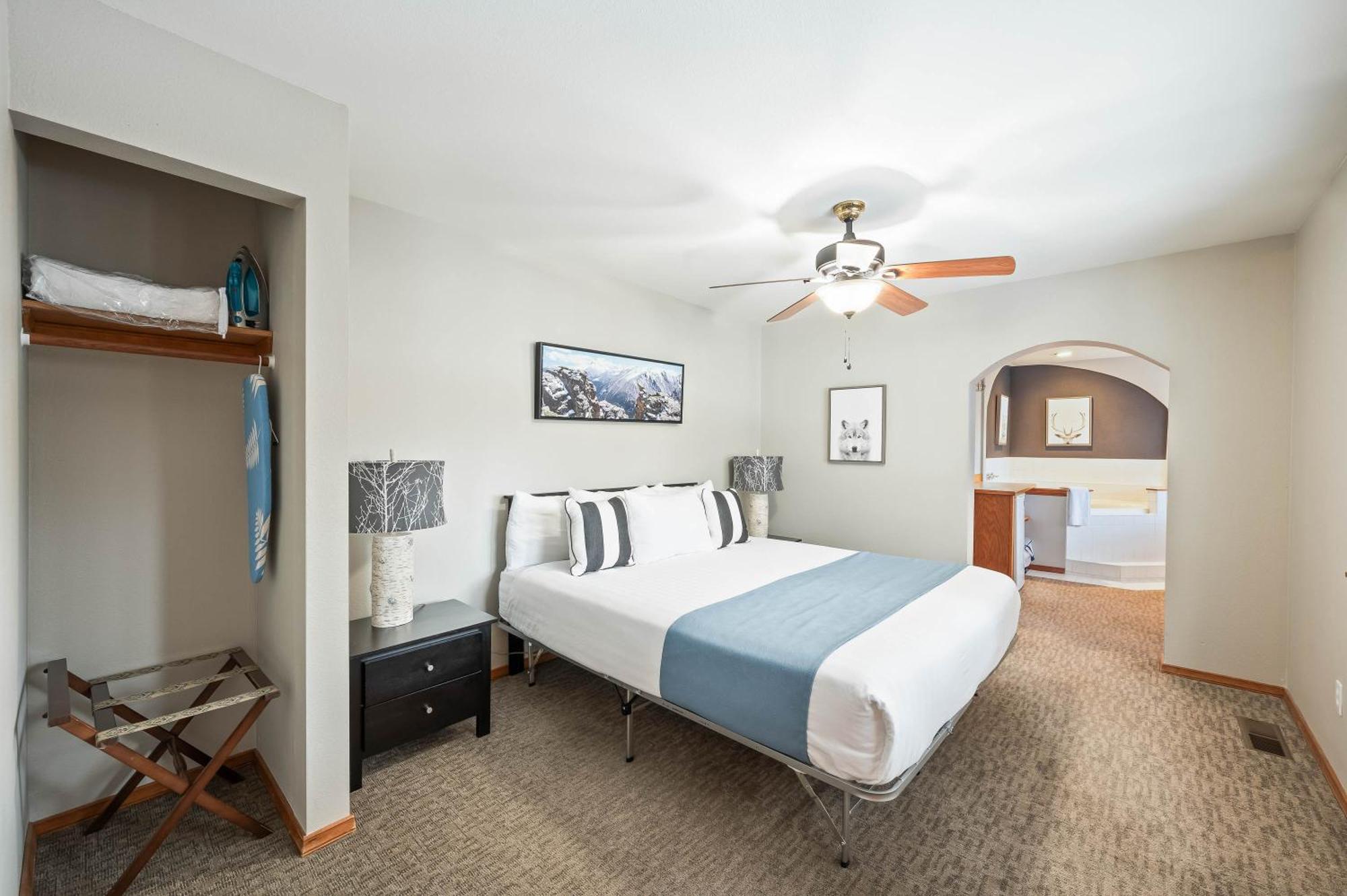 Seasons River Inn *