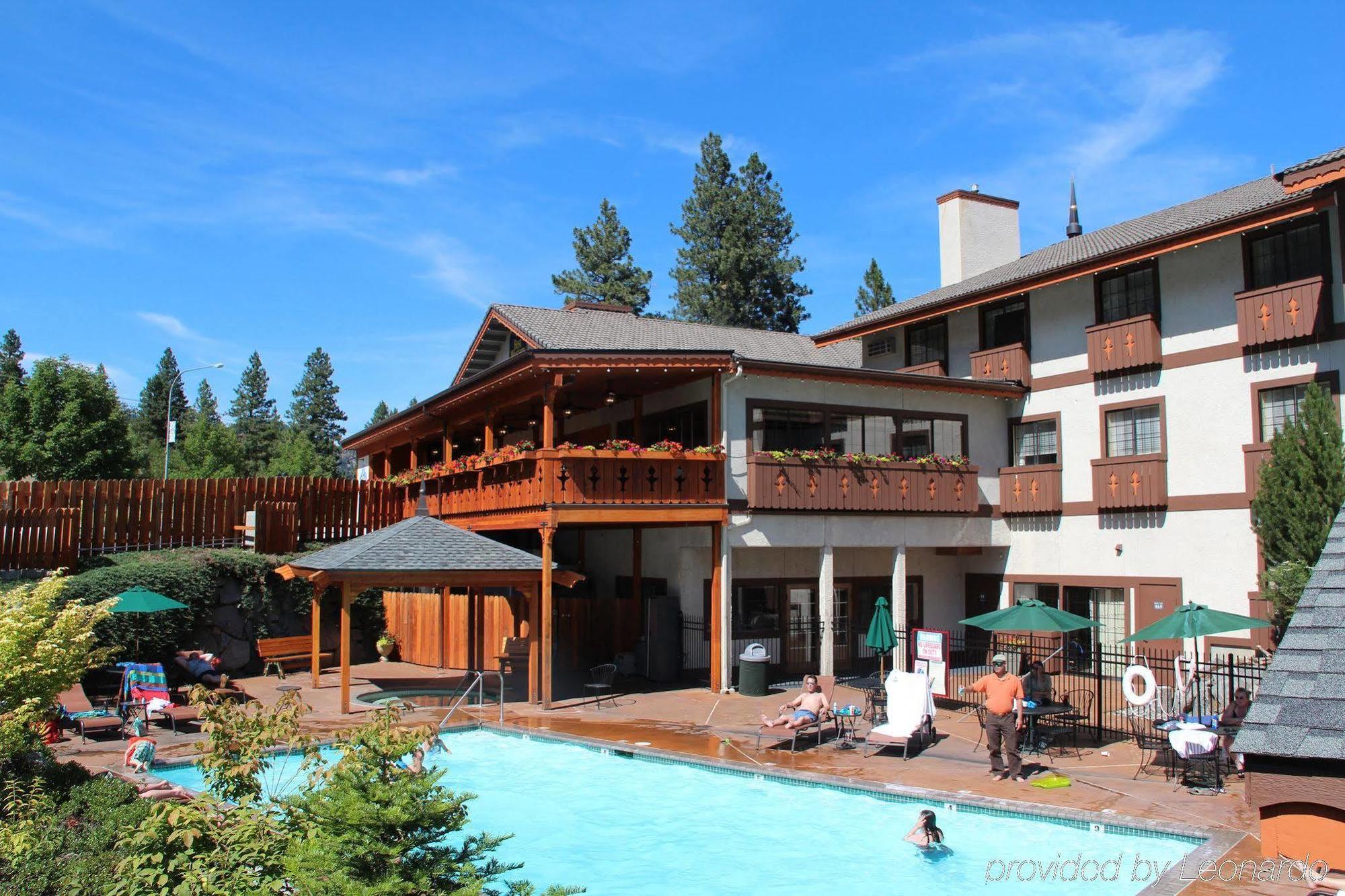 Icicle Village Resort 3*