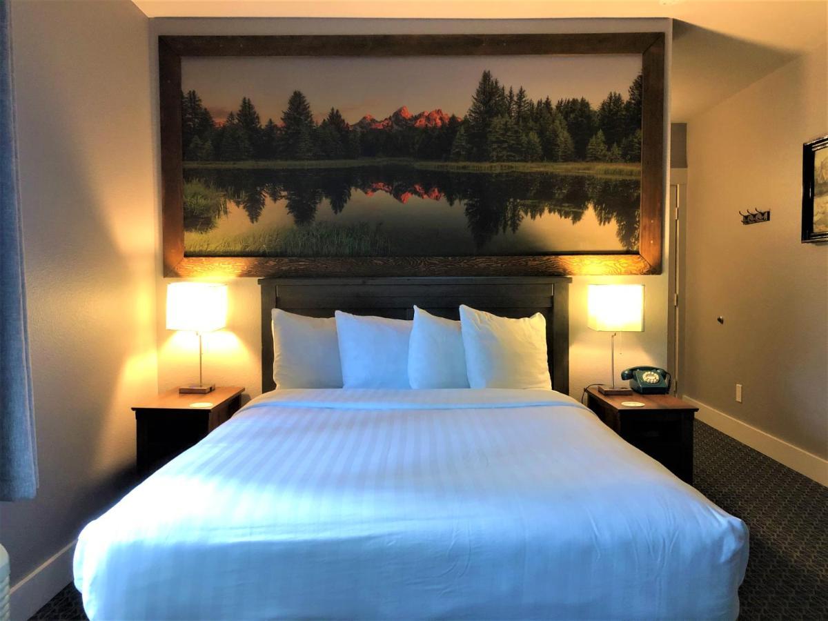 Blue Elk 3*